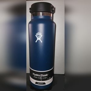 NEW Hydroflask 40 oz water bottle